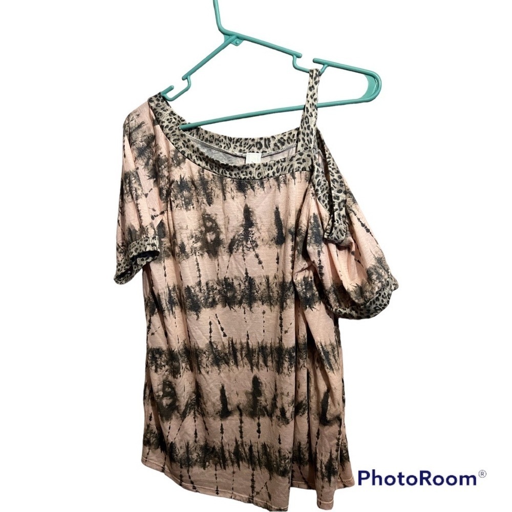 Cold shoulder top